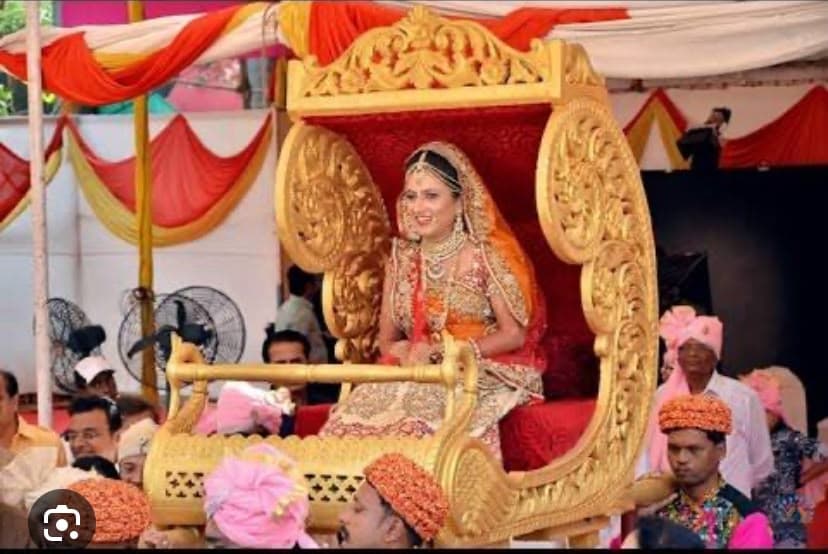 Imperial Royal Carriage image 1